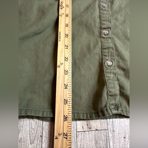 GUESS Kids Green Button Front Dress Rhinestone Logo Girls Sz M 10-12 Short Sleev - Picture 7 of 7